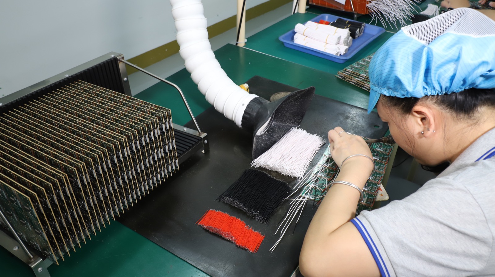 PCB assembly and wiring detail